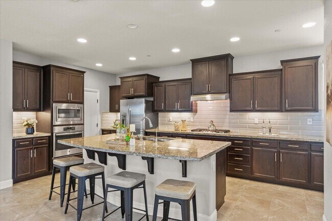 1185 Olson Ave photo 5