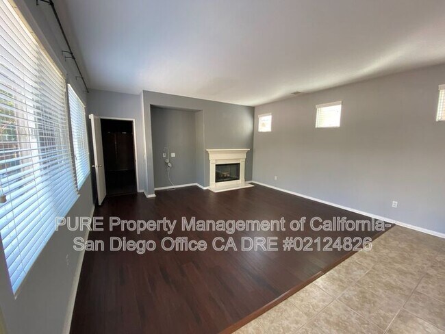 1553 Hunters Glen Ave Chula Vista, CA 91913 photo 2