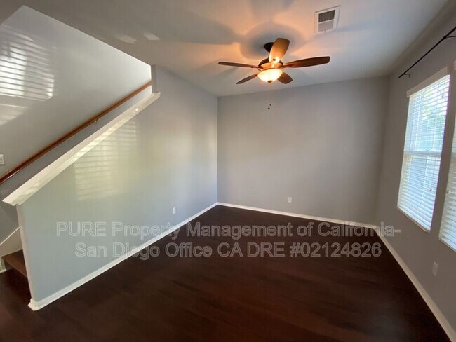 1553 Hunters Glen Ave Chula Vista, CA 91913 photo 4