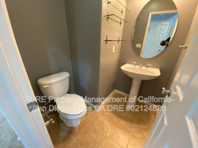 1553 Hunters Glen Ave Chula Vista, CA 91913 photo 5