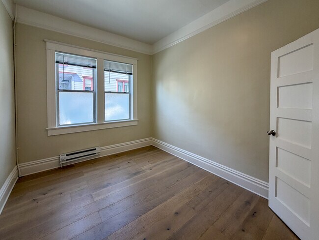 1404 Kearny St San Francisco, CA 94133 photo 4