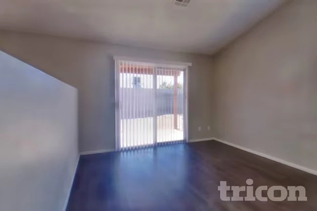1010 W Blackhawk Dr Phoenix, AZ 85027 photo 4