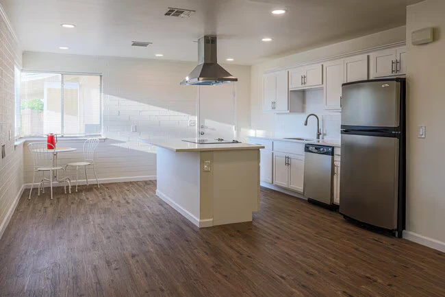 310 N Hosick Mesa, AZ 85201