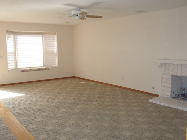 11311 Linares St San Diego, CA 92129 photo 5
