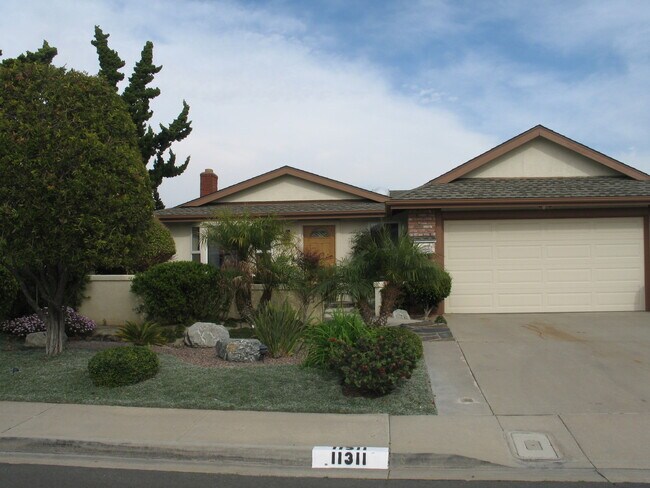 11311 Linares St San Diego, CA 92129 photo 2
