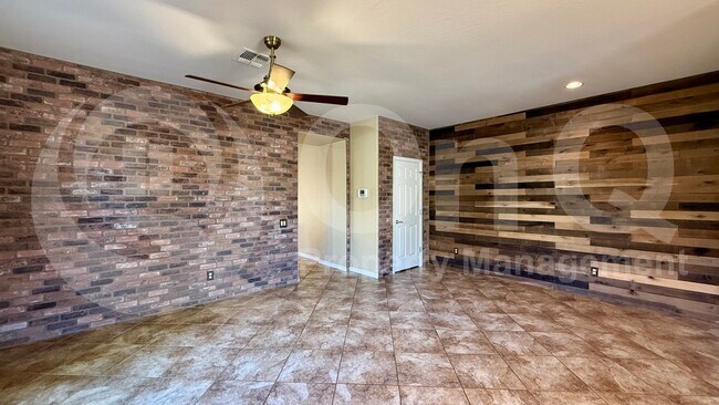 27109 N 52nd Ave Phoenix, AZ 85083 photo 4