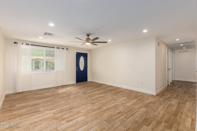 13838 N 37th Way Phoenix, AZ 85032 photo 4