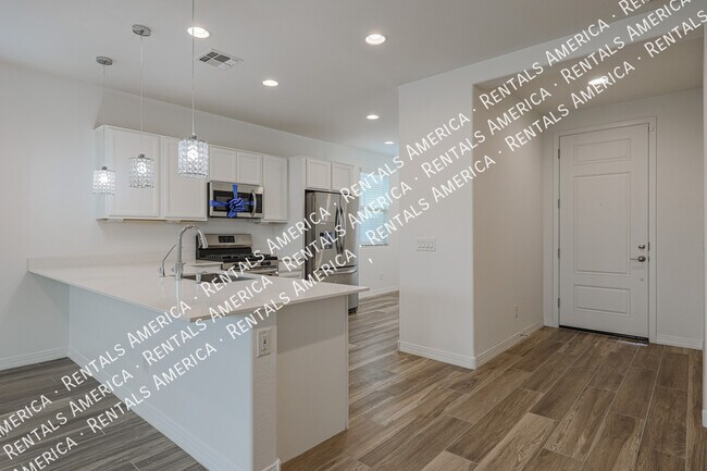 5938 N 90th Dr Glendale, AZ 85305 photo 4