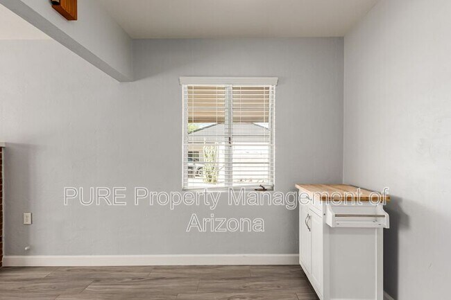 1534 E Griswold Rd Phoenix, AZ 85020 photo 3