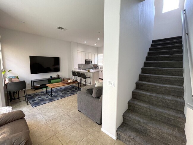 473 Almond Rd San Marcos, CA 92078 photo 2
