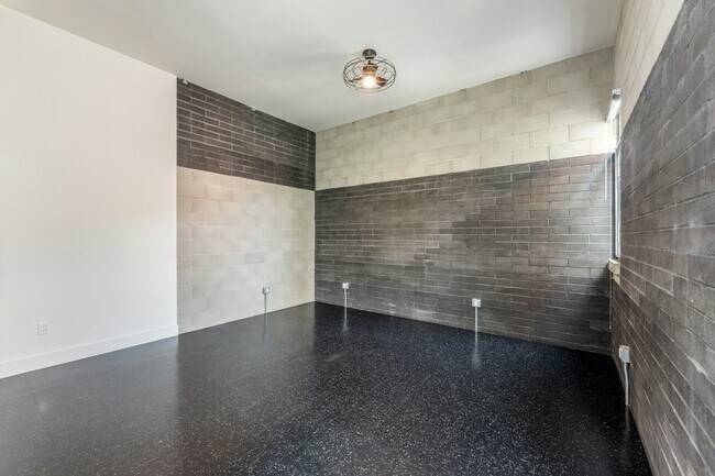 1932 Kearney Ave San Diego, CA 92113 photo 4