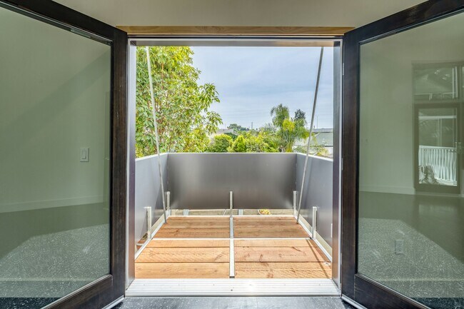 1932 Kearney Ave San Diego, CA 92113 photo 3
