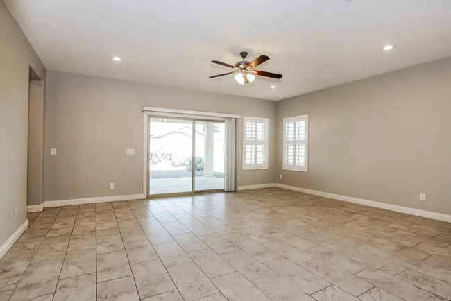 11124 E Tupelo Ave Mesa, AZ 85212 photo 4