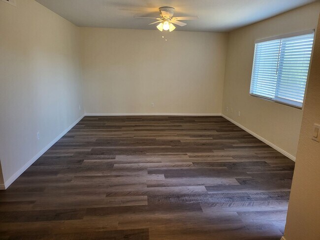 526 Calle Montecito Oceanside, CA 92057 photo 2