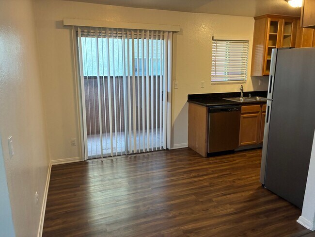 526 Calle Montecito Oceanside, CA 92057 photo 3