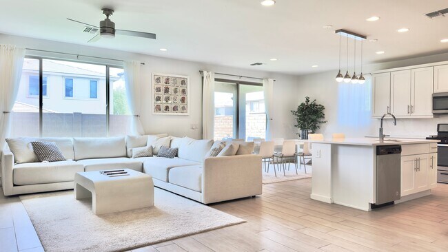 3109 E Louise Dr Phoenix, AZ 85050 photo 4