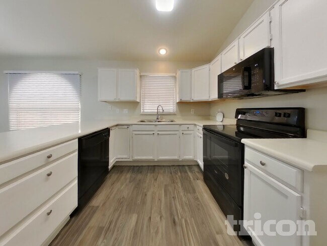 8961 W Kathleen Rd Peoria, AZ 85382 photo 5
