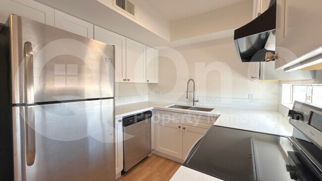 2673 E Oakleaf Dr Tempe, AZ 85288 photo 3