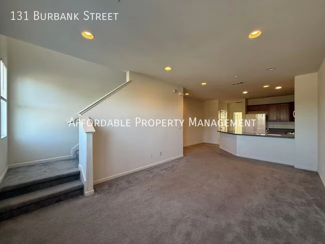 131 Burbank St photo 3