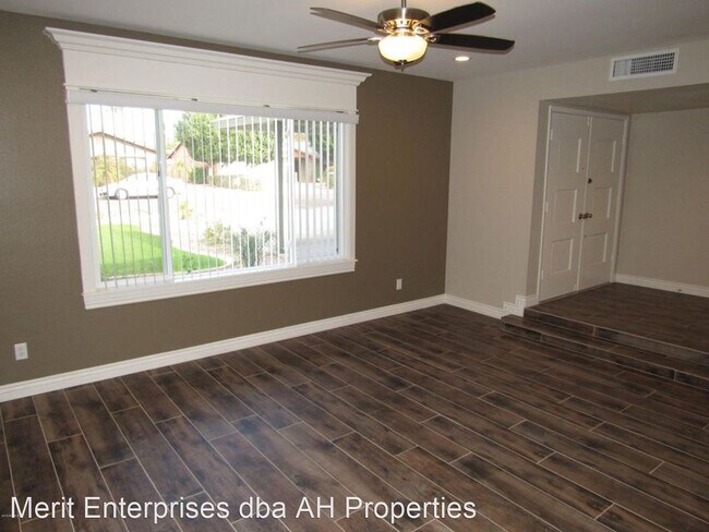415 E Westchester Dr Tempe, AZ 85283 photo 3