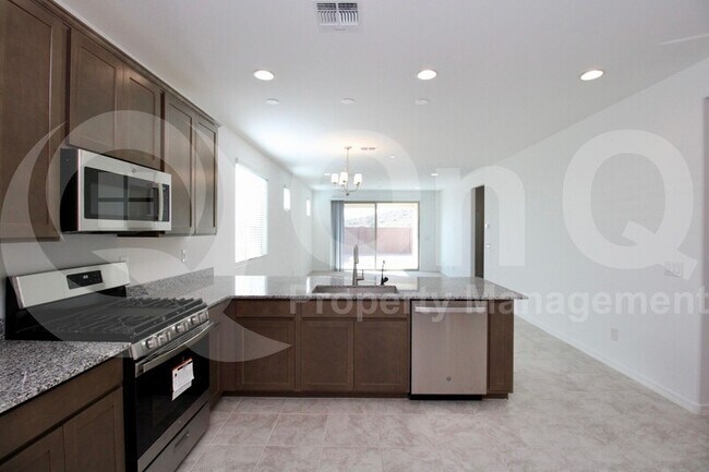 32470 N 122nd Ln Peoria, AZ 85383 photo 5
