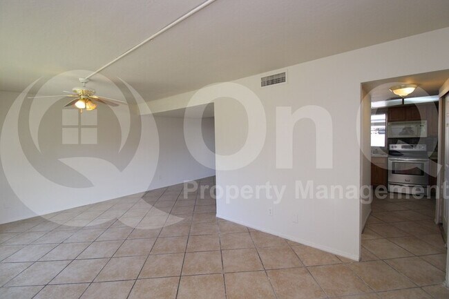 2607 W Wolf St Phoenix, AZ 85017 photo 5