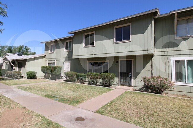 2607 W Wolf St Phoenix, AZ 85017 photo 2