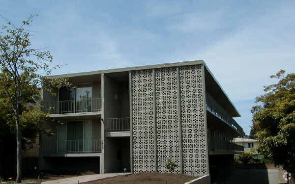1610 Milvia Street photo 2