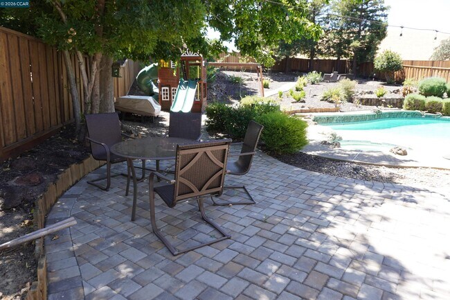 1105 Fair Weather Cir Concord, CA 94518 photo 4