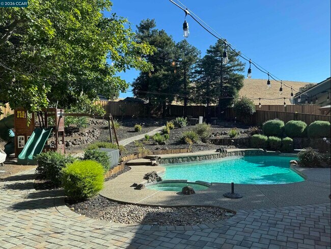 1105 Fair Weather Cir Concord, CA 94518 photo 3