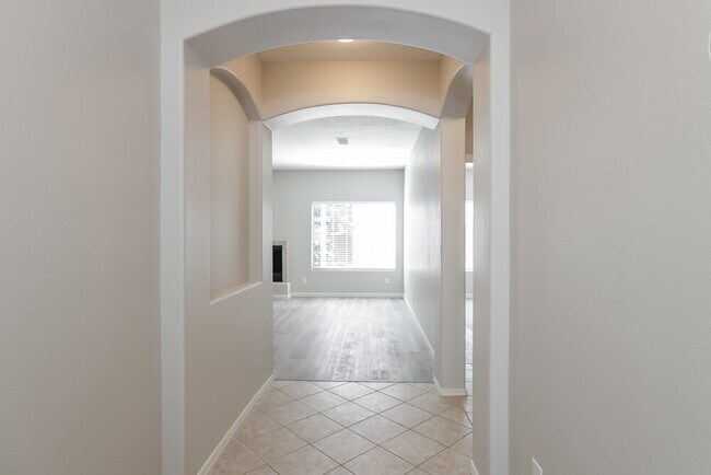 1211 E Winter Dr Phoenix, AZ 85020 photo 4