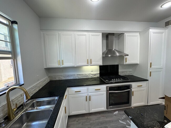 2289 Huntington Point Rd Chula Vista, CA 91914 photo 3