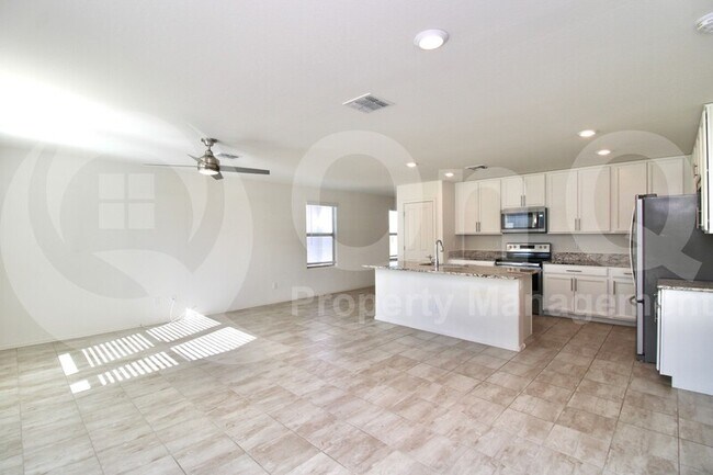 1513 E Saint Catherine Ave Phoenix, AZ 85042 photo 5