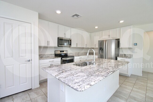 1513 E Saint Catherine Ave Phoenix, AZ 85042 photo 3