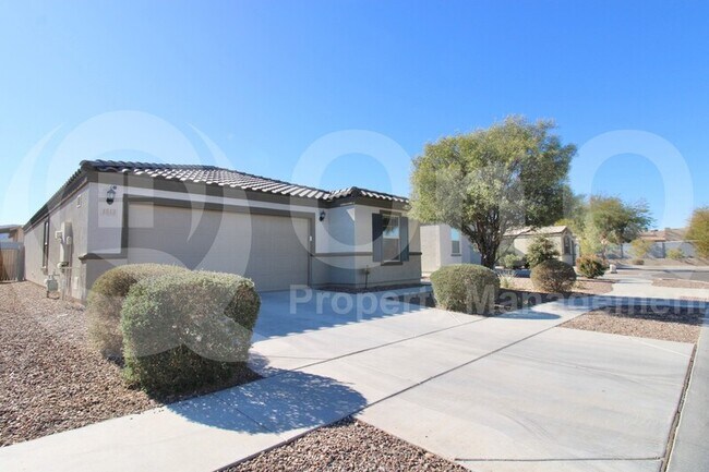 1513 E Saint Catherine Ave Phoenix, AZ 85042 photo 2