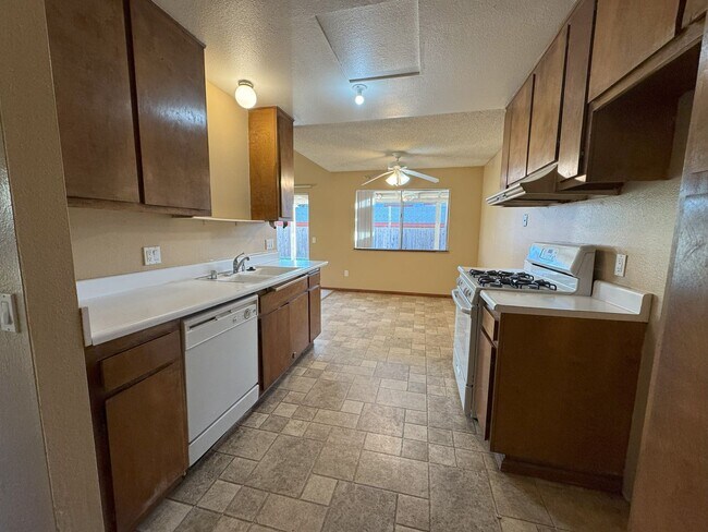 141 Christen Way San Marcos, CA 92069 photo 5