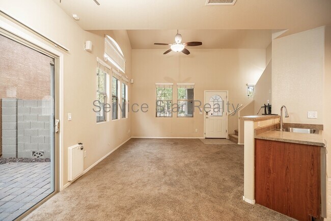 4379 E Morrow Dr Phoenix, AZ 85050 photo 5