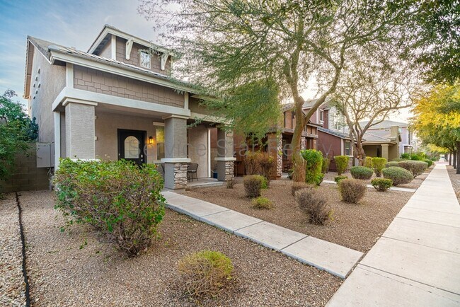 4379 E Morrow Dr Phoenix, AZ 85050 photo 3