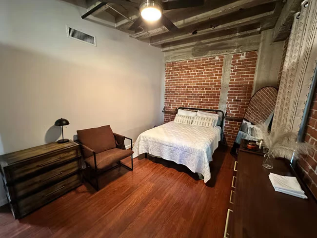 114 W Adams St Phoenix, AZ 85003 photo 3