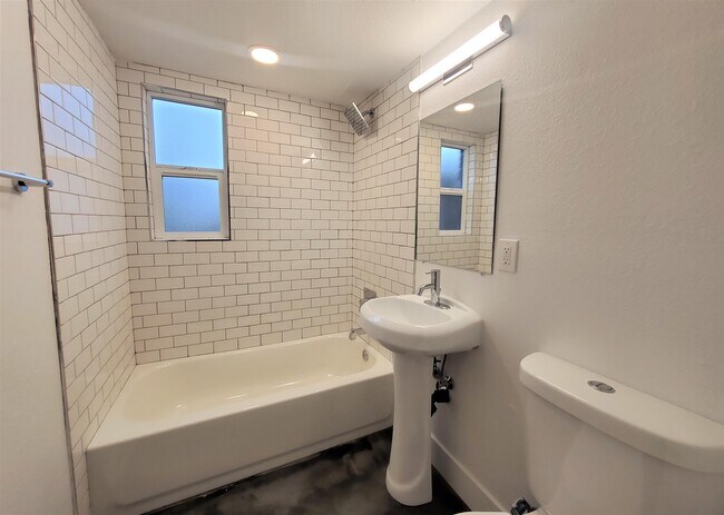 1538 W McDowell Rd Phoenix, AZ 85007 photo 2