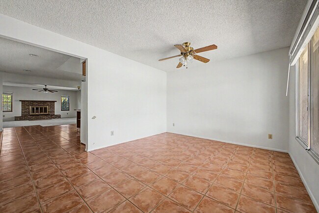 2822 E Willow Ave Phoenix, AZ 85032 photo 4