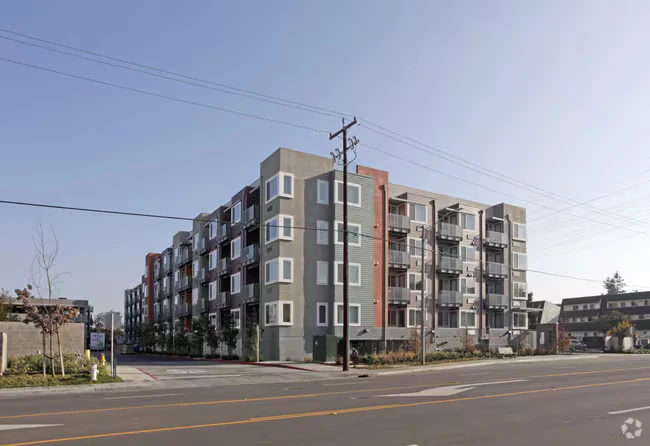 Miramar Plaza Apartments photo 2