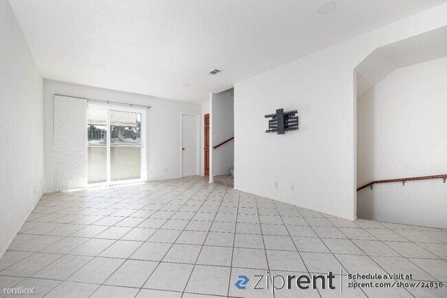 4517 College Way San Diego, CA 92115 photo 2