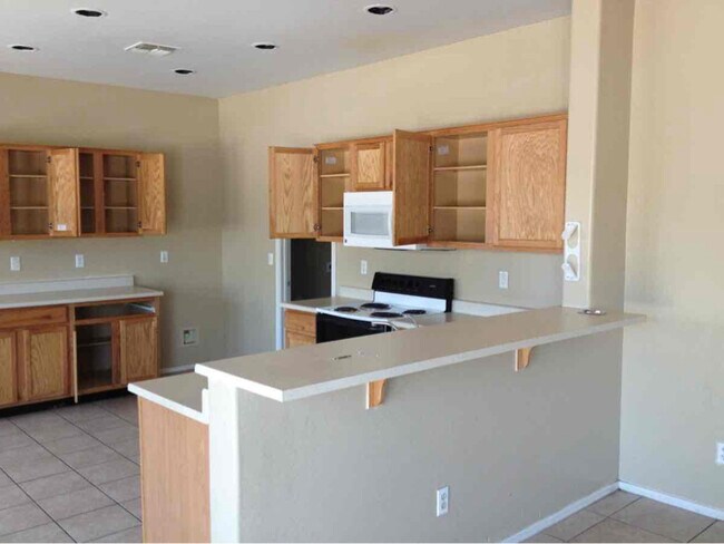 2207 N 91st Ln Phoenix, AZ 85037 photo 5
