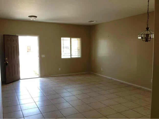 2207 N 91st Ln Phoenix, AZ 85037 photo 2