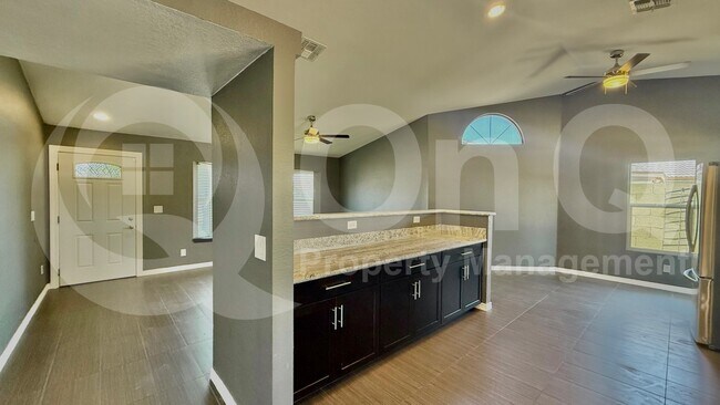 18439 N 56th Dr Glendale, AZ 85308 photo 4
