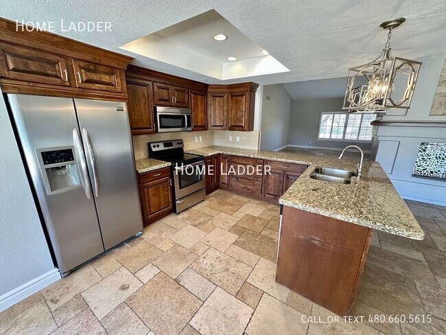 10570 E San Salvador Dr Scottsdale, AZ 85258 photo 5