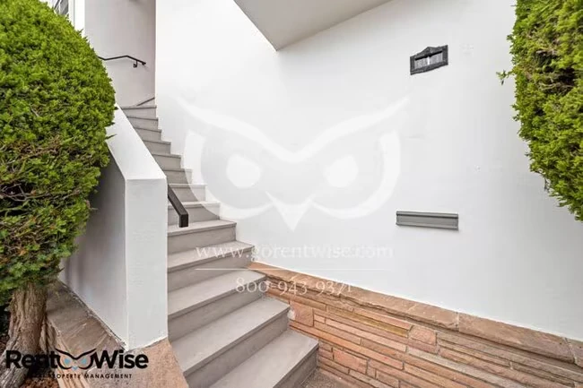 1 Marview Way San Francisco, CA 94131 photo 3