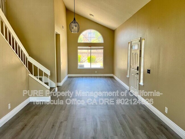 40093 Ave Venida Murrieta, CA 92562 photo 3
