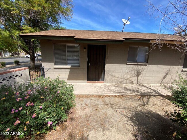 7153 N 57th Dr Glendale, AZ 85301 photo 4